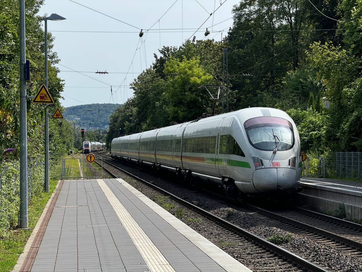 Ein ICE T der Deutschen Bahn