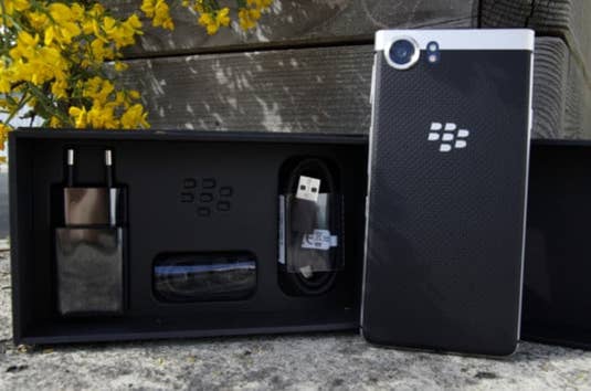 Unboxing BlackBerry KEYone