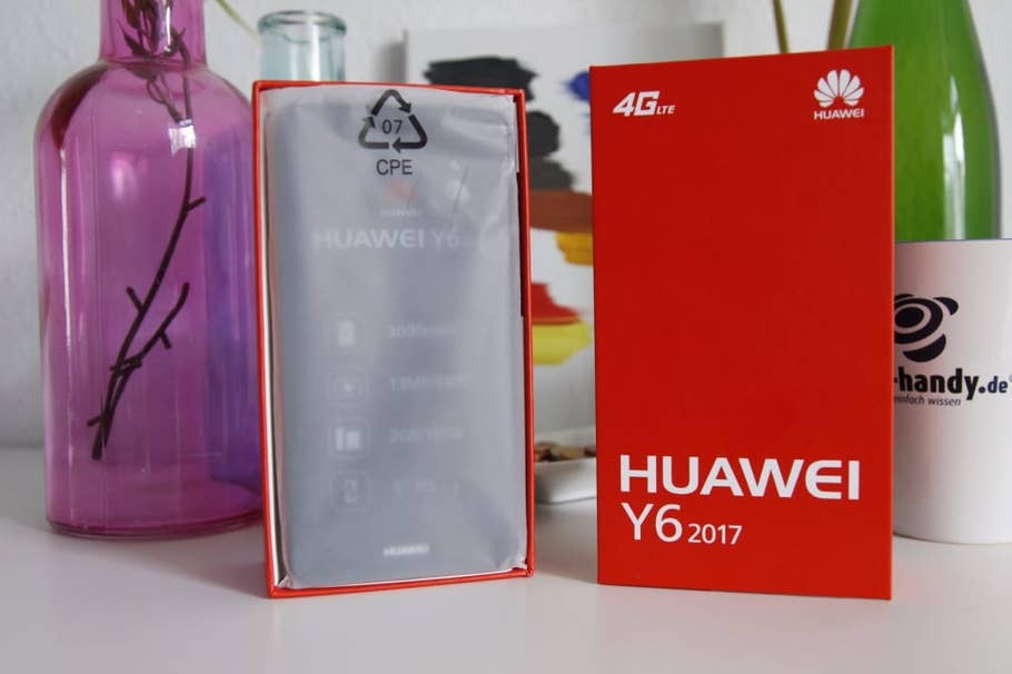 Unboxing des Huawei Y6 (2017) Dual SIM