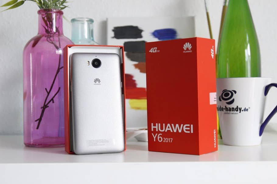Unboxing des Huawei Y6 (2017) Dual SIM
