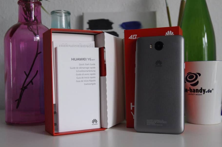 Unboxing des Huawei Y6 (2017) Dual SIM