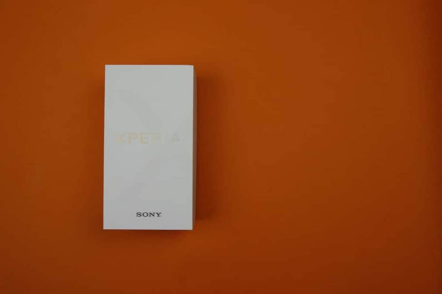 Unboxing des Xperia XZ1 Compact
