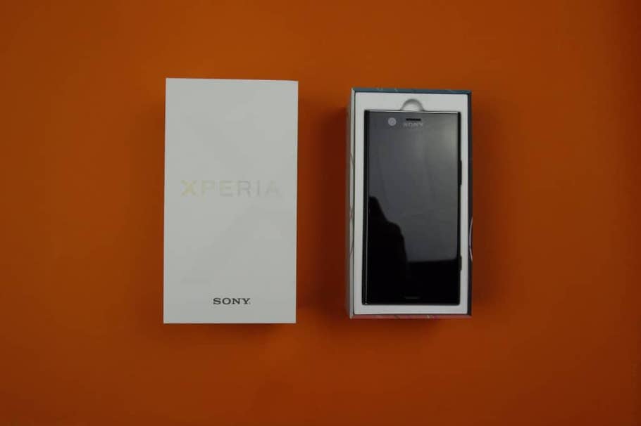Unboxing des Xperia XZ1 Compact