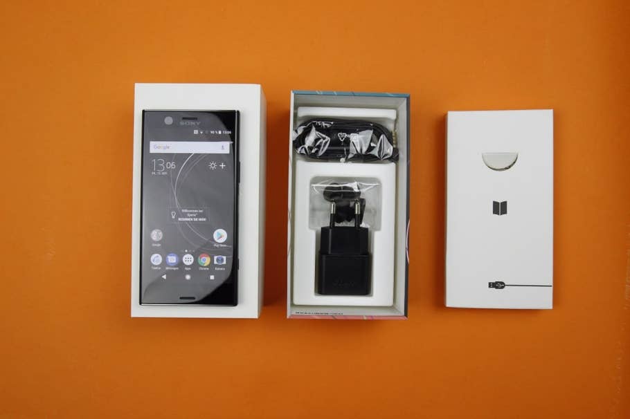 Unboxing des Xperia XZ1 Compact