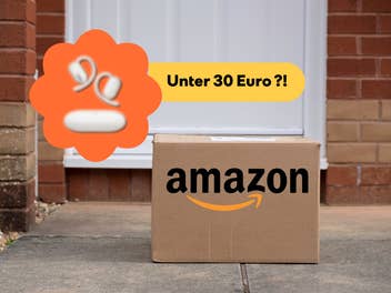 Ein Amazon Paket liegt vor einer Haustür