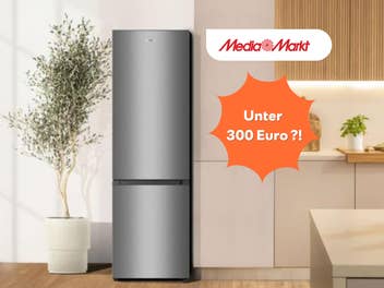 Der Gorenje Kühlschrank in einer Küche.