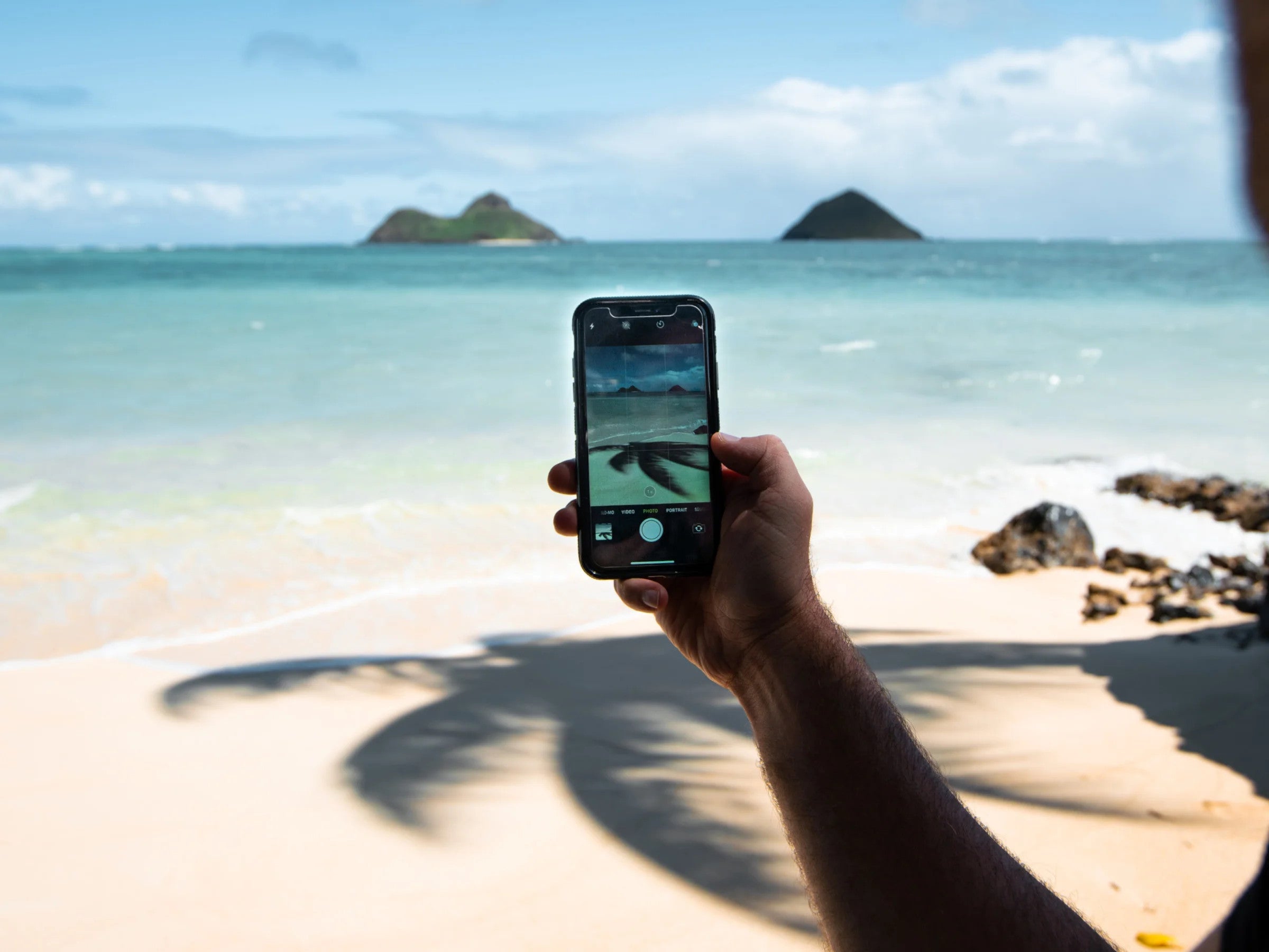 #Sommerferien 2023: 4 Smartphone-Tipps für deinen Urlaub