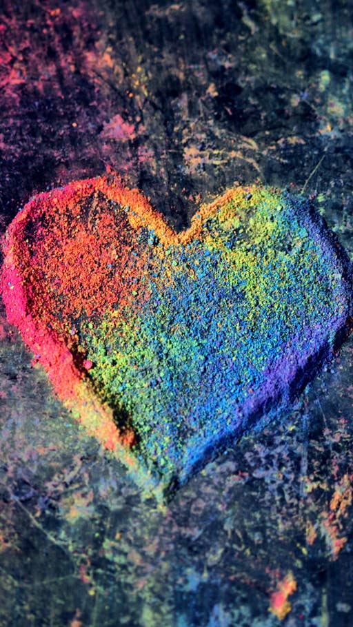 Herz aus Farbpulver