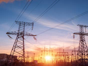 Stromnetz mit Strommasten