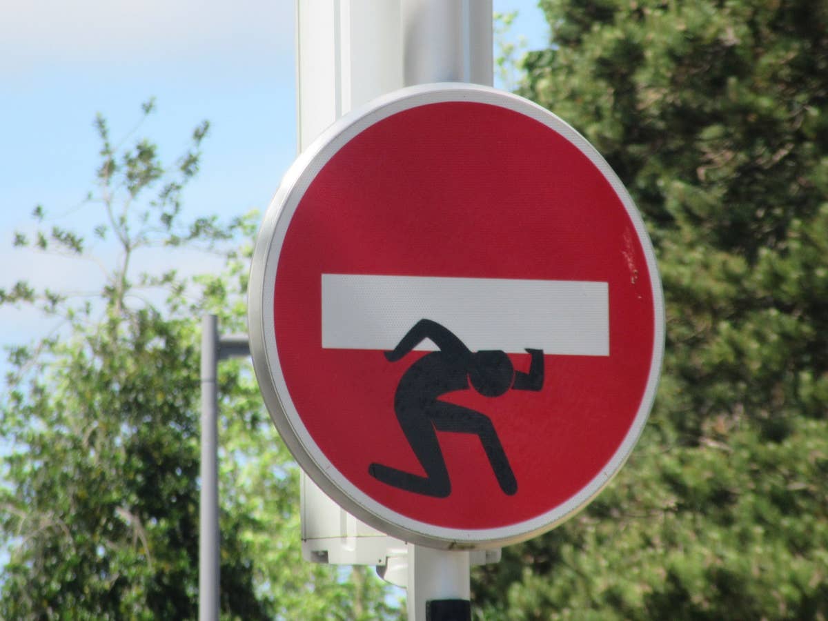 Ein Verkehrsschild Ein Verkehrsschild