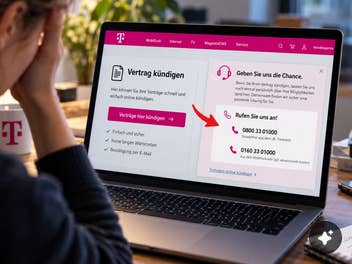 Jemand sitzt vorm Laptop mit einer symbolischen Telekom-Kündigungswebseite (Symbolbild) Jemand sitzt vorm Laptop mit einer symbolischen Telekom-Kündigungswebseite