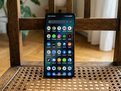 Smartphone auf einem Stuhl