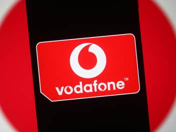 Vodafone-Logo auf einem Smartphone.