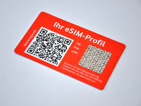 Eine Karte mit einem Aktivierungsprofil für eine eSIM von Vodafone