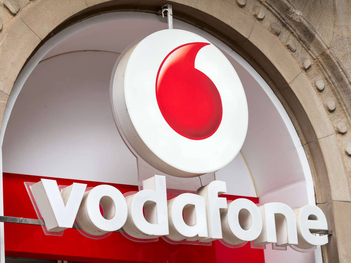 Vodafone-Logo an einem Vodafone-Shop.