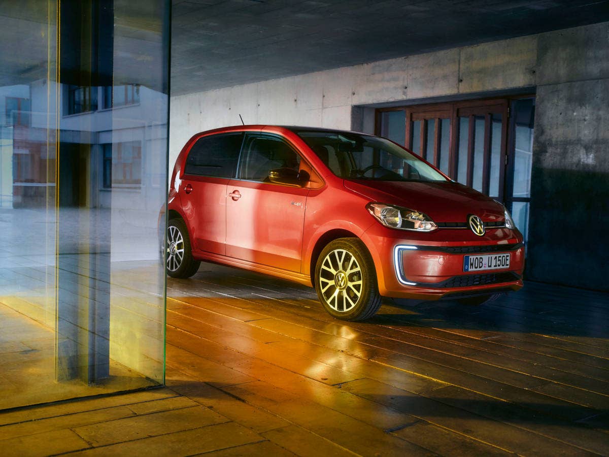 Volkswagen e-up Style Plus in Rot.