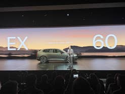 Premiere des Volvo EX60 in Stockholm.