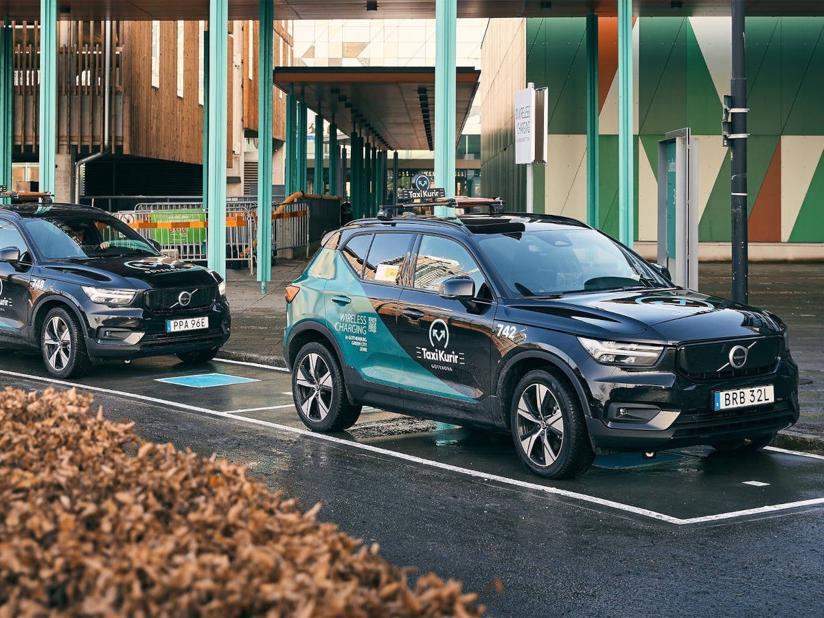 #Quantensprung: Volvo lädt erste Elektroautos kabellos