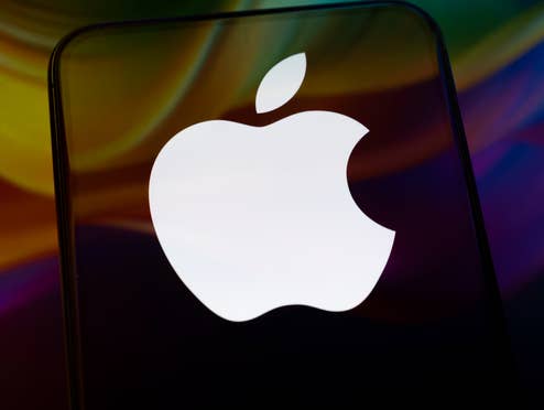 Apple Logo auf einem Smartphone-Display
