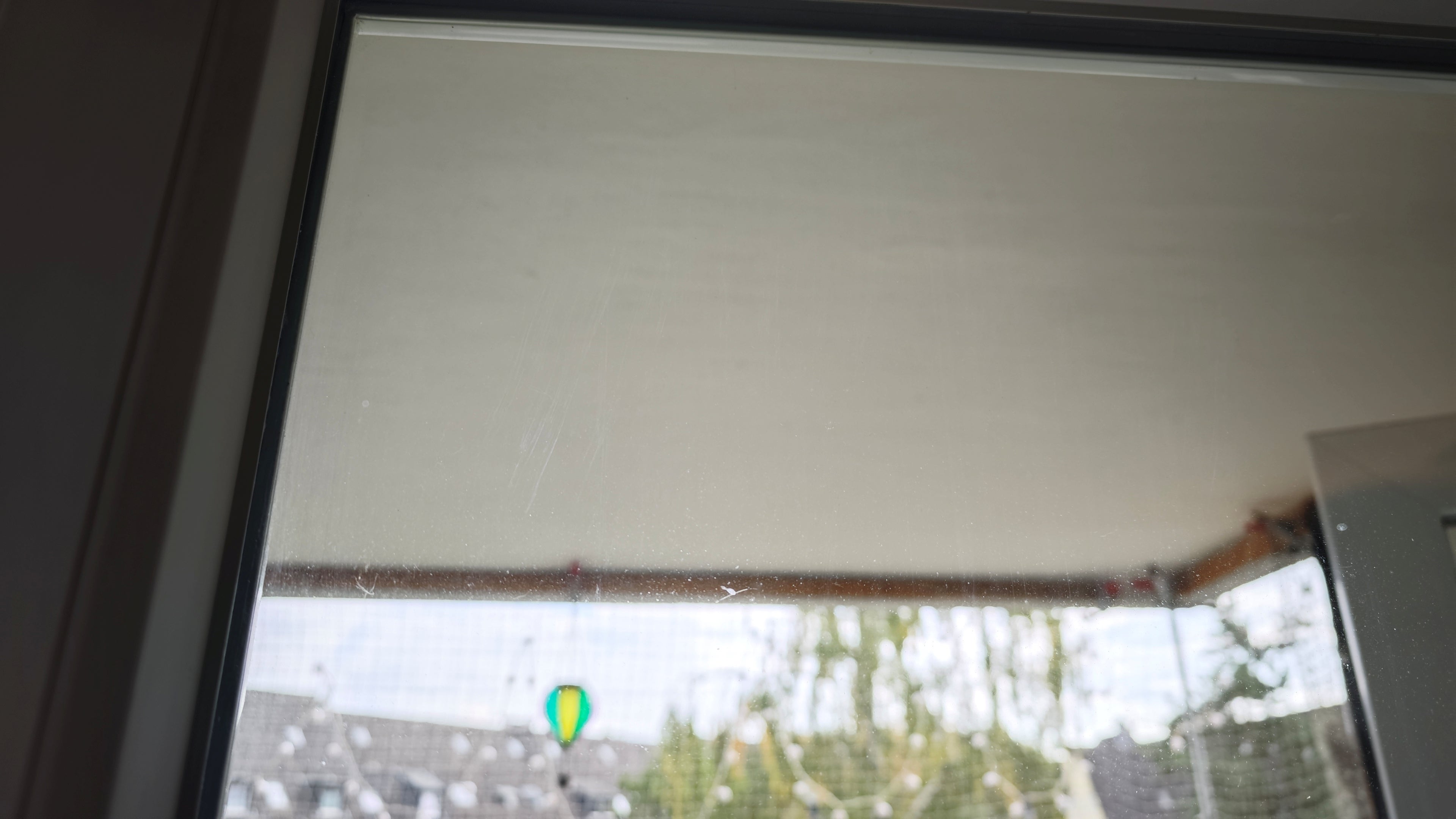 Fensterscheibe mit Schmutz von nahem