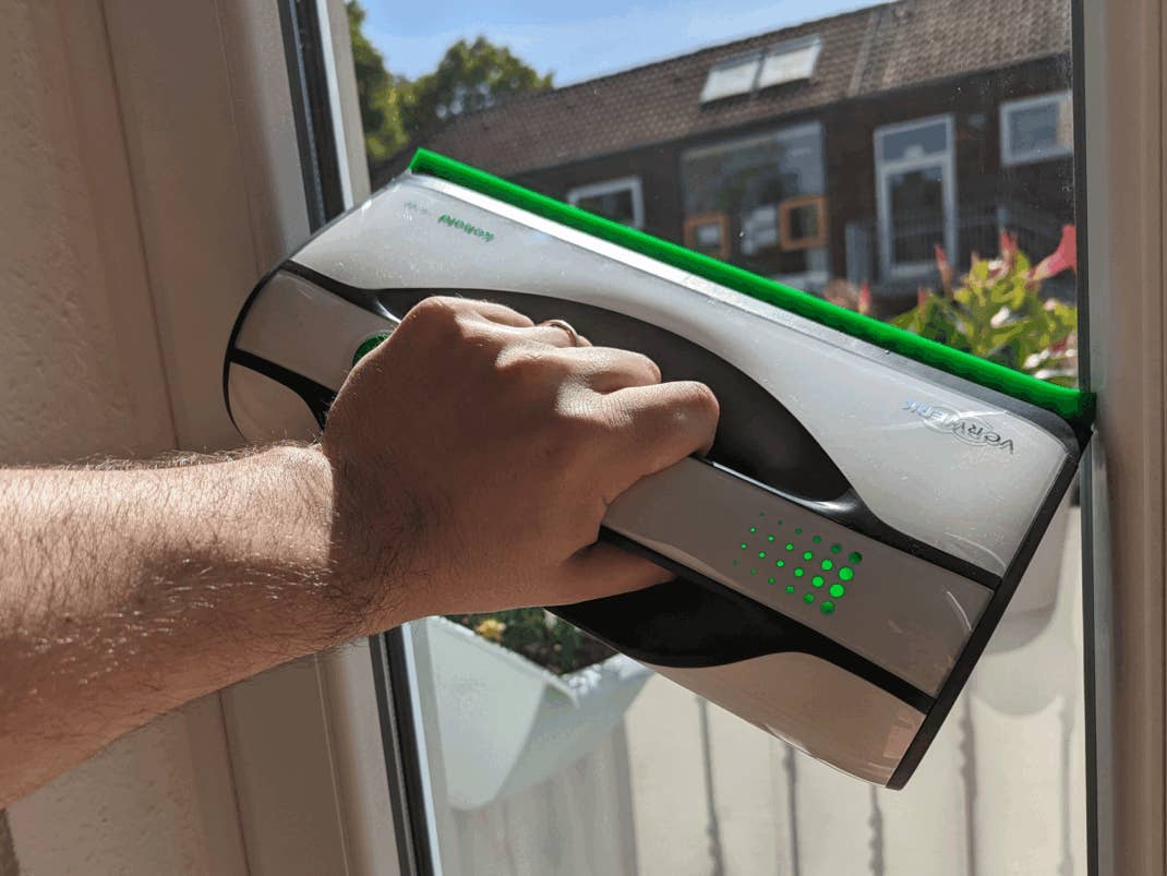 Fensterputzen mit dem Vorwerk Kobold VG100