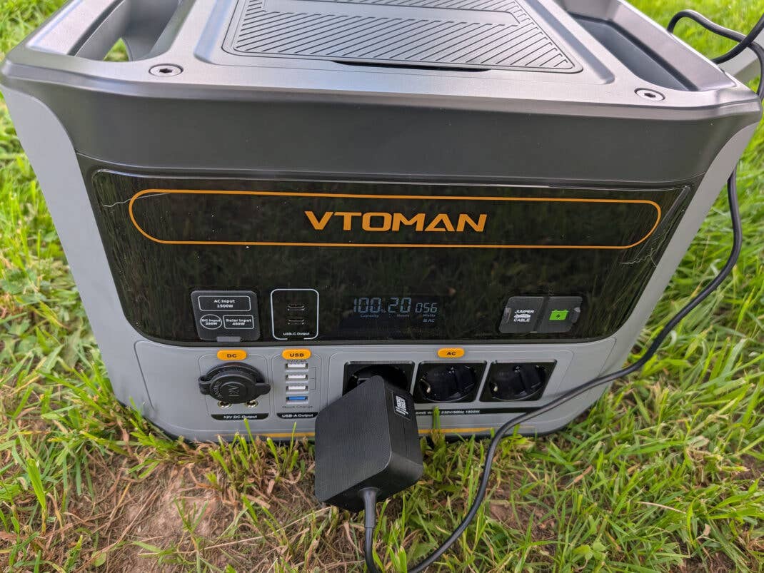 VTOMAN Flashspeed 1500 - beim Ladevorgang