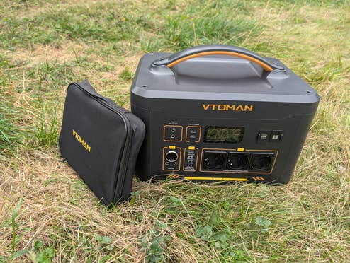 VTOMAN Jump 2200 Frontansicht mit Zubehörtasche