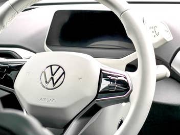 VW droht: Krumme Touren mit E-Auto sollen aufhören