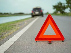 Warndreieck auf Straße