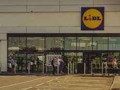 Was ist denn da los? Lidl bietet ein E-Auto für nur 222 Euro an