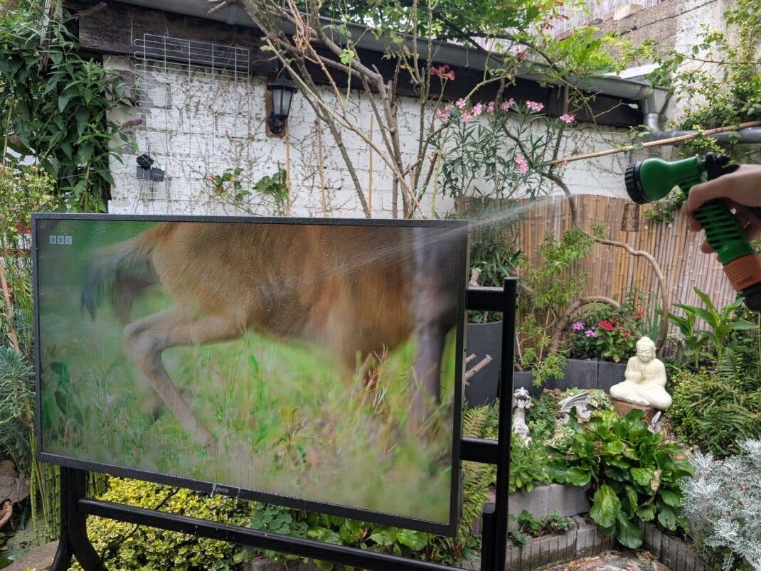 Wasserfester Outdoor-Fernseher im Test