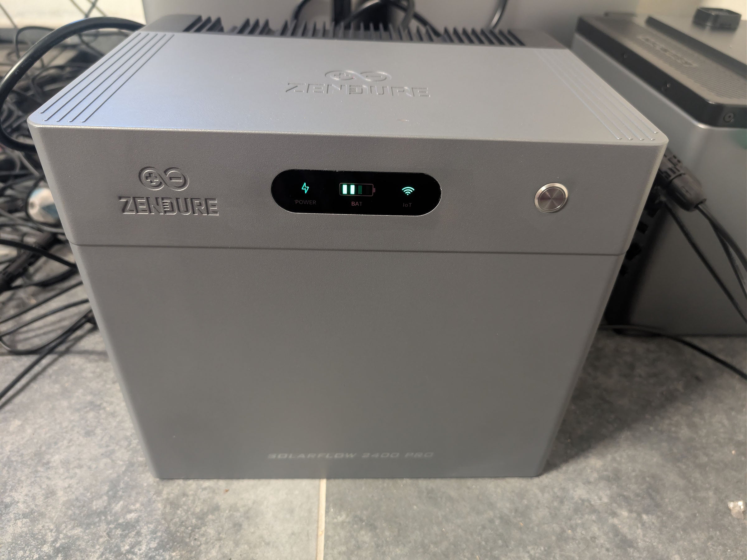 Weit mehr als ein Balkonkraftwerk: Das Zendure SolarFlow 2400 Pro im Check