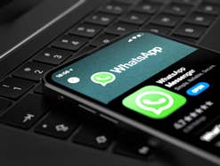 Messenger, WhatsApp
