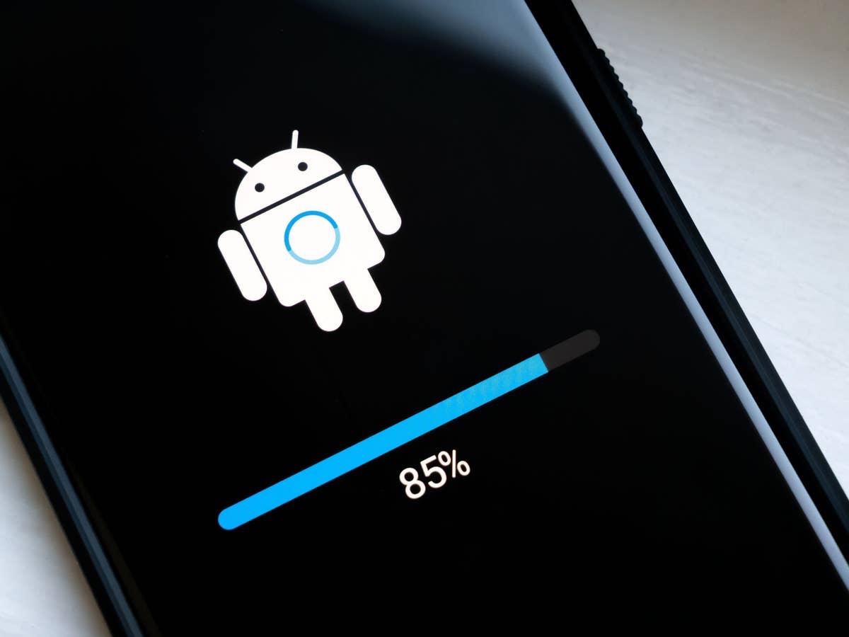 Android-Update auf einem Smartphone.