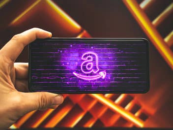 Amazon-Logo auf Handy-Display