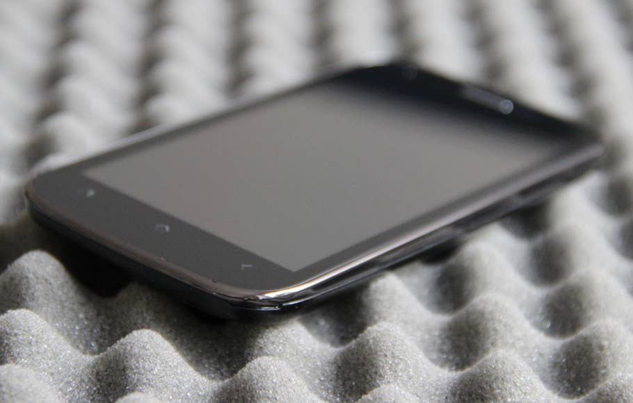 Wiko Cink Peax 2 und LG Google Nexus 4