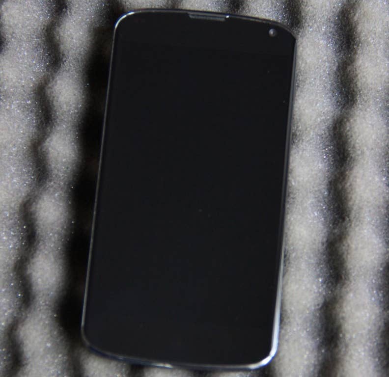 Wiko Cink Peax 2 und LG Google Nexus 4