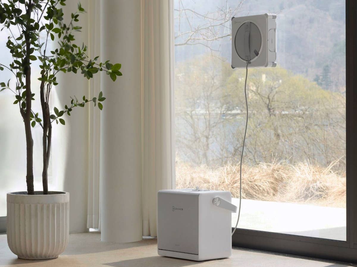 Fensterputzroboter im Preissturz: Amazon bietet Bestpreis Winbot W2S Omni mit Station