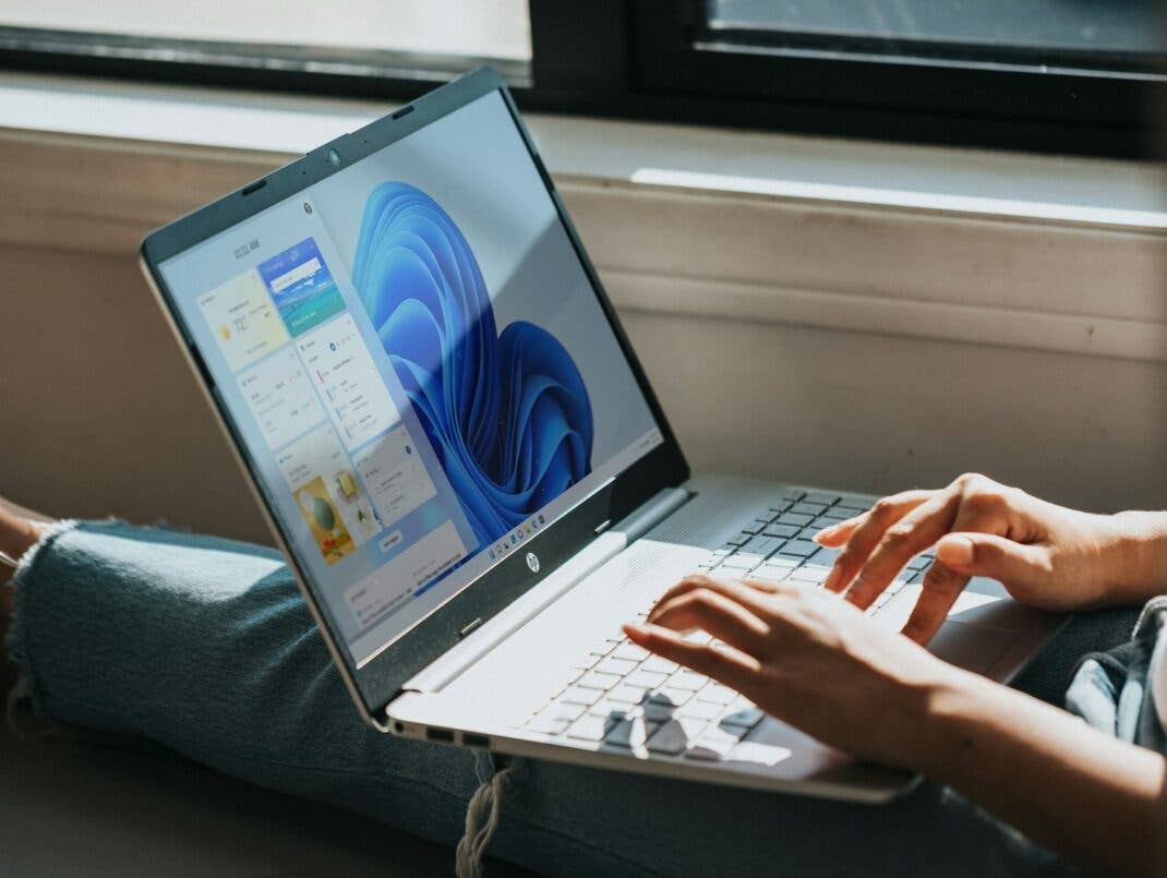 Notebook mit Windows 11