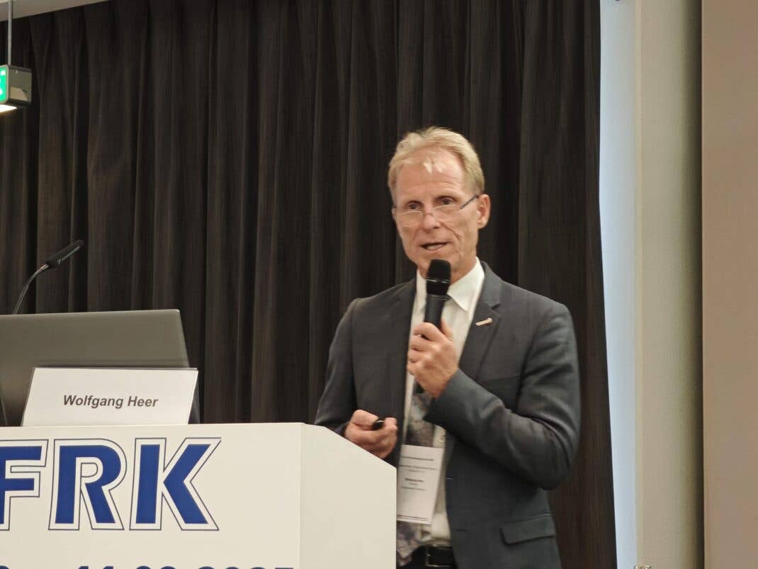 Buglas-Chef Wolfgang Heer bei der FRK Keynote