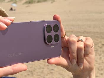 Xiaomi 17T Pro Xiaomi 17T Pro beim Fotografieren