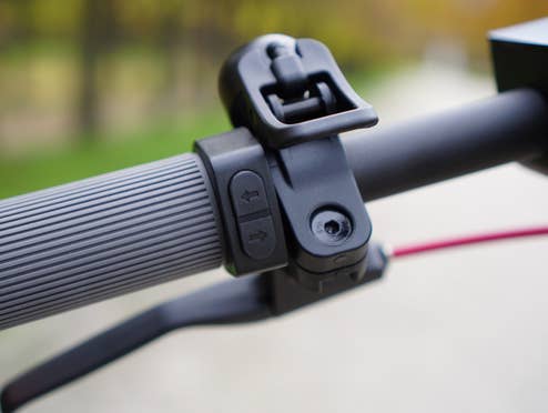 E-Scooter-Versicherer gibt wichtigen Hinweis fürs Aufkleben von Plaketten Xiaomi E-Scooter
