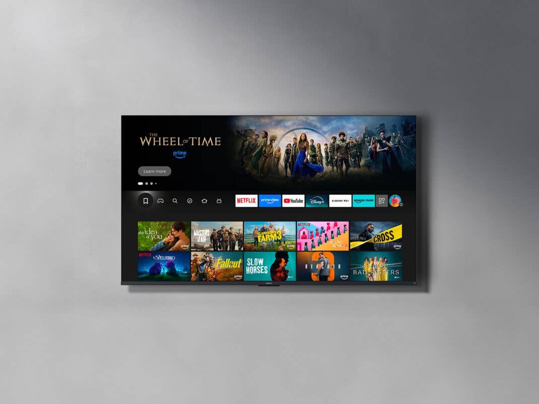 Xiaomi F Pro an der Wand mit geöffnetem Fire-TV-App-Store