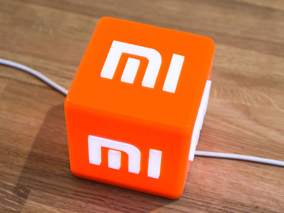 Xiaomi Mi Logo auf einem Würfel