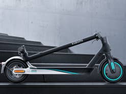 Xiaomi Mi Scooter Pro 2 mit Mercedes-F1-Lackierung