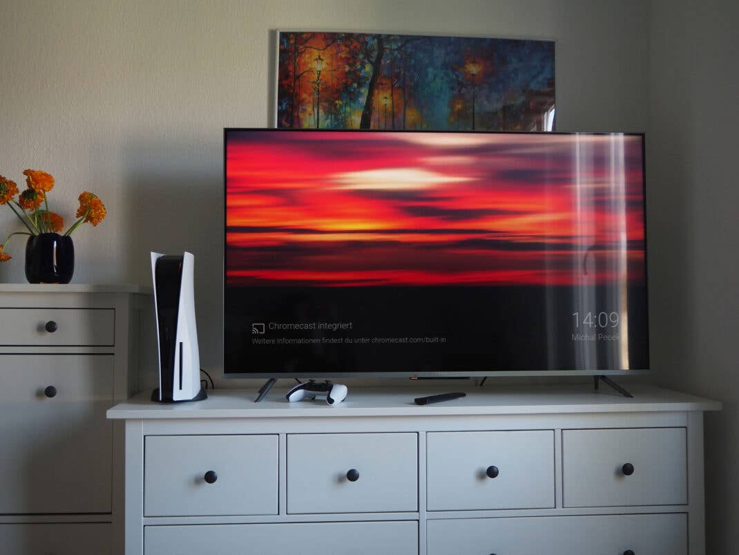 Xiaomi Mi TV Q1E aufgestellt