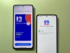 Xiaomi Updates Zwei Xiaomi-Smartphones zeigen ein Software-Update an