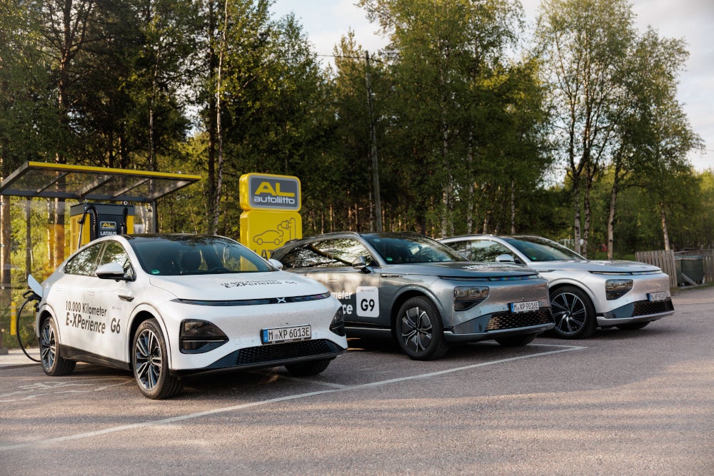 Xpeng G6 und Xpeng G9 an einer Ladesäule