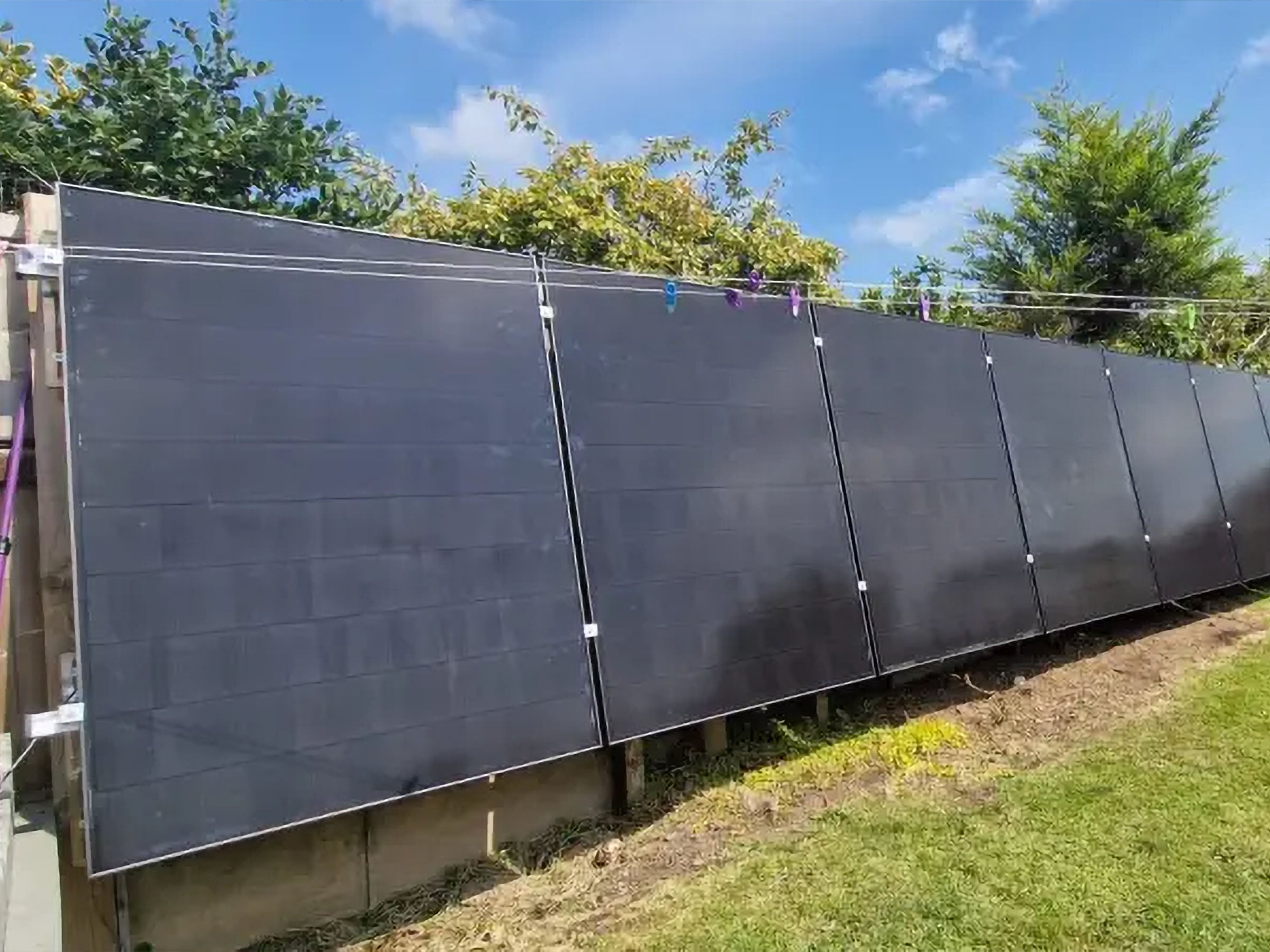 #Zäune aus Solarmodulen: So skurril nutzen Menschen Niedrigpreise
