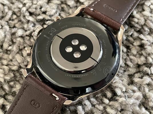 Detailaufnahme der Rückseite der Zepp Z Smartwatch mit dort verbauten Sensoren.